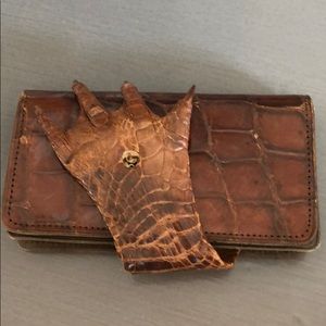 Alligator wallet